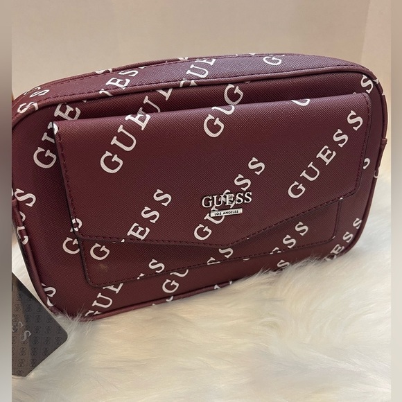 New!! Guess Camera Bag - Picture 6 of 8